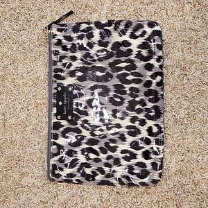 LIKE NEW kate spade gray leopard large  makeup bag pouch